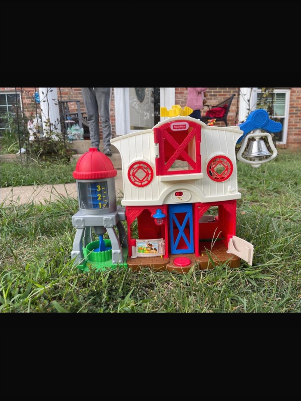 Fisher-Price Red & White Farm Playset for Kids, I don’t have the animals